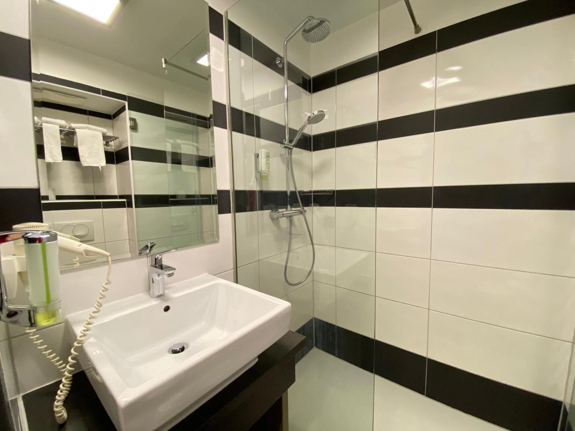 Design & Budget Hotel Wien Schoenbrunn Ngoại thất bức ảnh