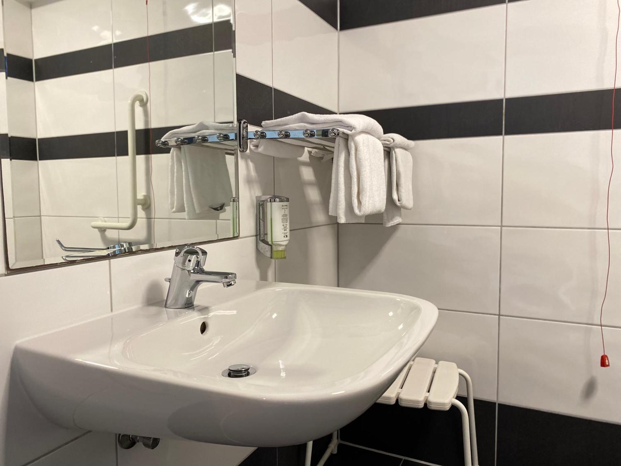 Design & Budget Hotel Wien Schoenbrunn Ngoại thất bức ảnh
