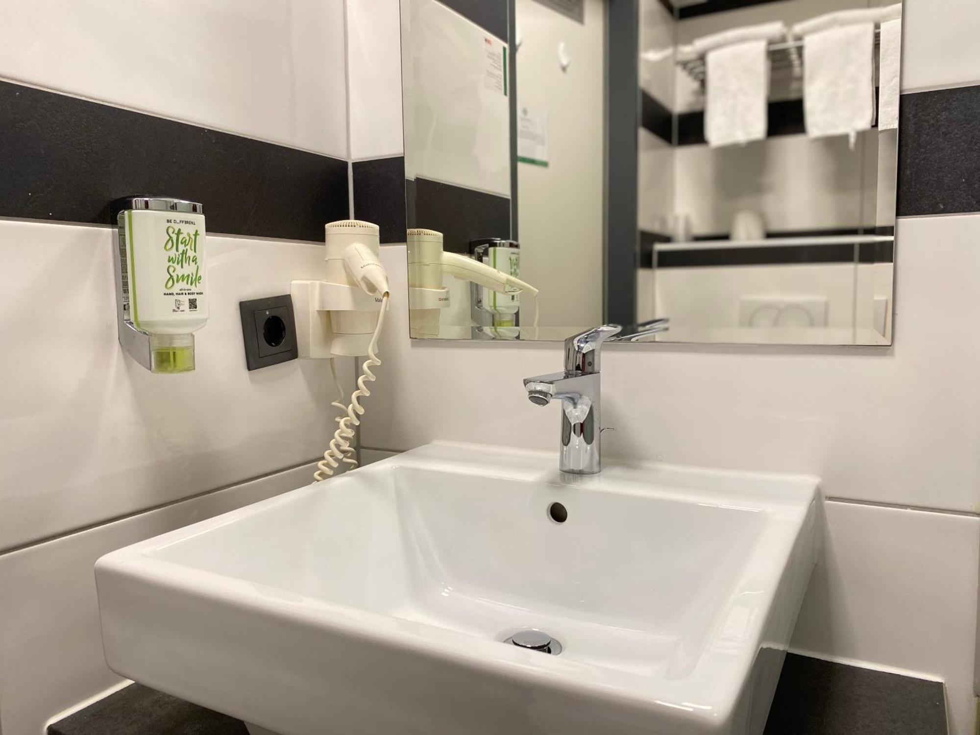 Design & Budget Hotel Wien Schoenbrunn Ngoại thất bức ảnh